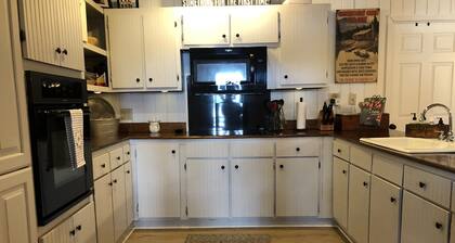 Contentment Cabin on Lake Hartwell