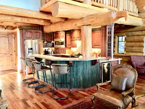 Fridge, microwave, oven, stovetop - EAGLES ROOST- A Mountain Retreat close to Keystone, Breck, Copper and Vail  (Silverthorne)