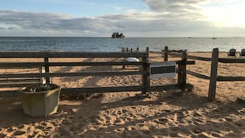 靠近海滩、沙滩毛巾