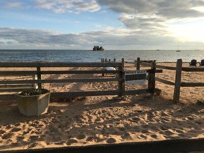 Hermosa casa de playa con acceso privado a la playa.