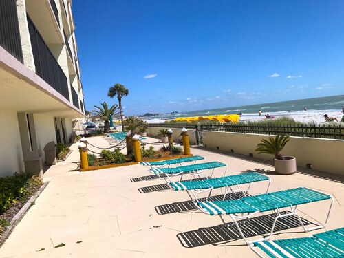 Persianlahden edessä kauneus! Rannalla 2bd / 2bth 75ft Ocean 55 "TV lämmitetty uima-allas Wifi 