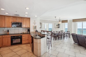 Microwave, dishwasher, coffee/tea maker, toaster - P1-0801 Gulf Front Tower 1 - Sleeps 10! Perfect for Large Families (Pensacola Beach)