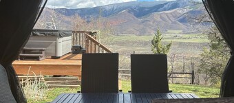 Charming 3 Bedroom family house with hot tub on 2 acres panoramic views