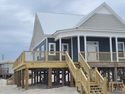 BEACH FRONT GULF SIDE, huge decks and Ocean Views! Newly remodeled, like new! 