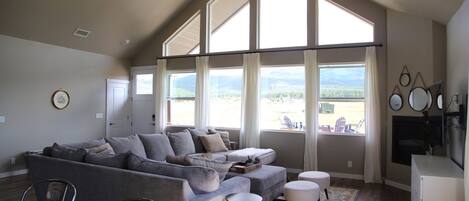 Smart TV, fireplace, video games, books