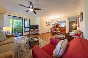 Télévision, lecteur de DVD, chaîne hi-fi