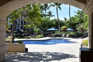Outdoor pool, a heated pool - Shores at Waikoloa! Great location to shops, dining and the beach! (Waikoloa)