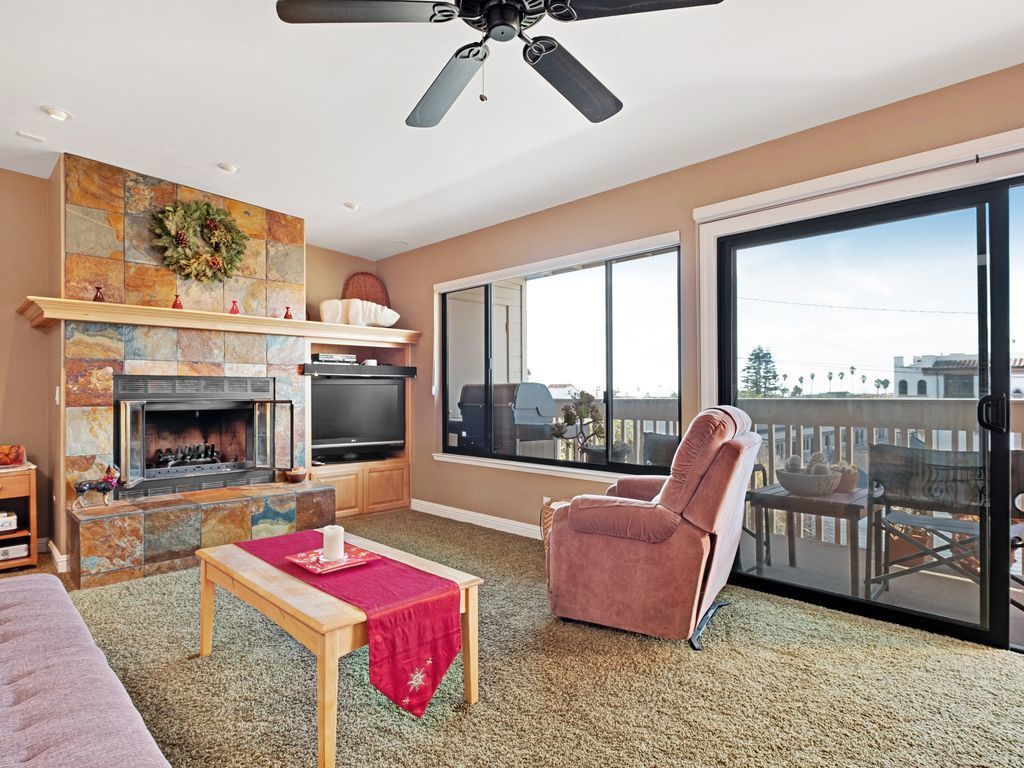 Pismo condo with balcony & grill - walk 3 blocks to Pismo Beach & downtown