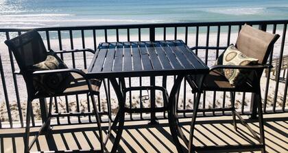 Ocean Front, Corner Unit, Wi-Fi, 2BR, 2 BA, Beautiful View