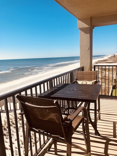 Ocean Front, Corner Unit, Wi-Fi, 2BR, 2 BA, Beautiful View