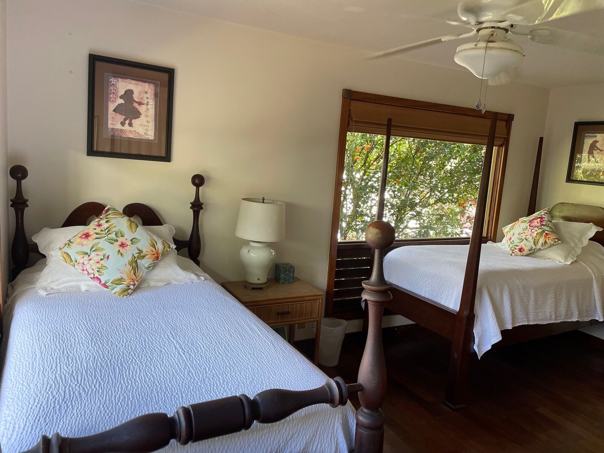 5 bedrooms, iron/ironing board, WiFi, bed sheets