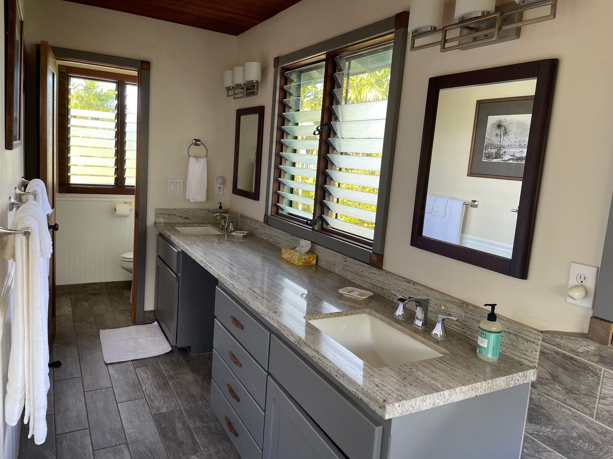 Combined shower/tub, hair dryer, towels, soap