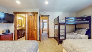 3 bedrooms, free WiFi, bed sheets