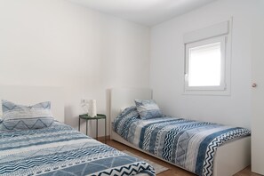 2 dormitoris, planxa i posts de planxar, wifi i roba de llit 