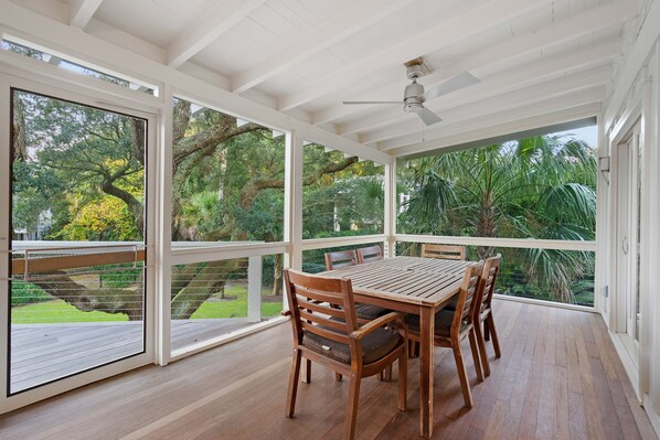 Outdoor dining