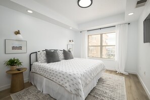2 chambres, fer et planche à repasser, Wi-Fi gratuit, draps fournis
