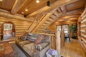 Smart TV, fireplace, DVD player, books