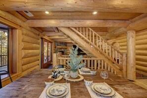 Dining - Luxury Log Cabin with Mountain Views on 2.5 Acres (Flagstaff)