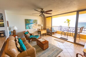 Smart TV, DVD player, stereo - Oceanfront Sugar Beach 525 Tropical Condo, on the Beach, (Kihei)