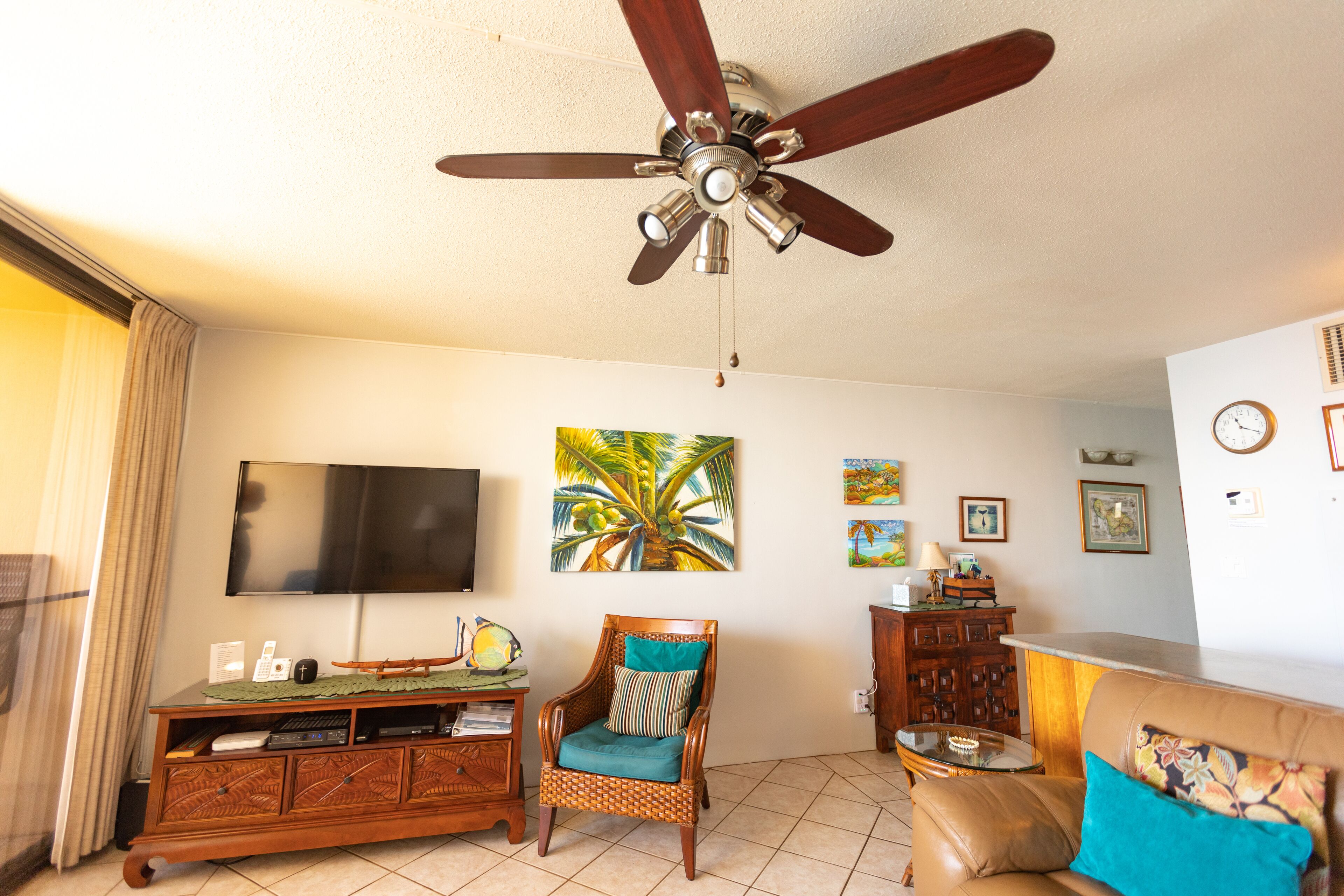 Smart TV, DVD player, stereo