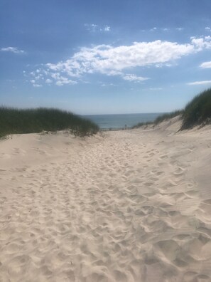 Beach nearby, sun loungers, beach towels