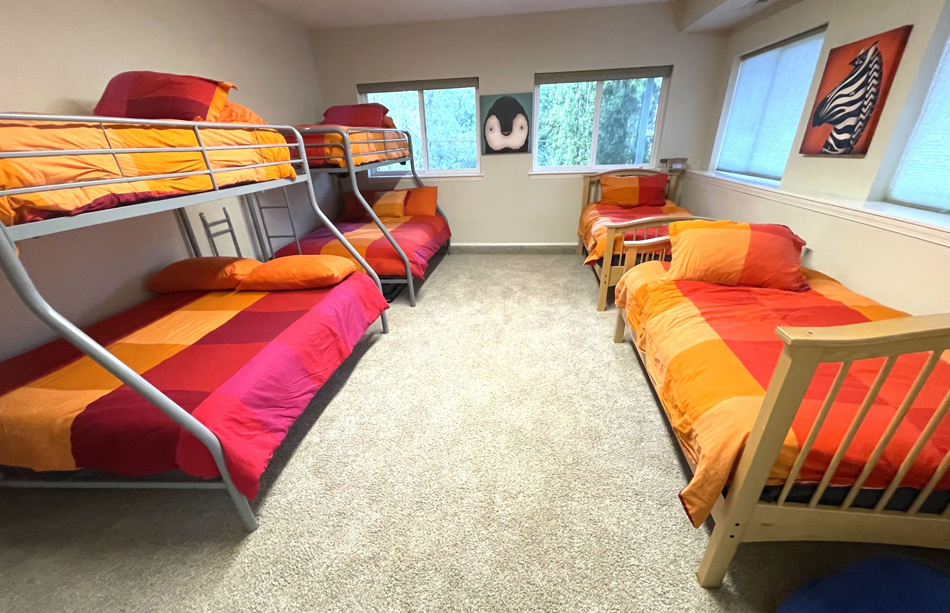 4 bedrooms, desk, iron/ironing board, free WiFi