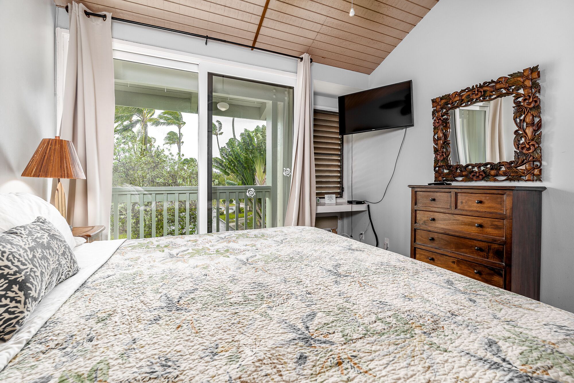 2 bedrooms, iron/ironing board, travel crib, free WiFi