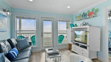 Smart TV, Netflix, DVD player, streaming services