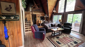 智能電視、壁爐、音樂庫、音響