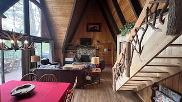 Smart TV, fireplace, music library, stereo