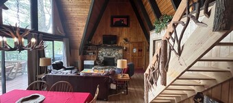 Lakefront Cabin med privat docka - Kajaker - WiFi - Direkt TV