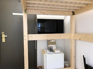 Free WiFi, bed sheets - Hotel Mirai (Yokohama)