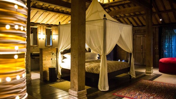 House, Multiple Beds (Luxury Central Seminyak)