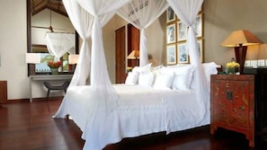 House, Multiple Beds (Luxury Beachfront Canggu)