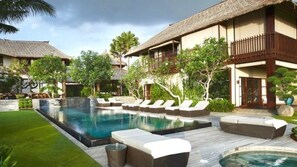 House, Multiple Beds (Luxury Beachfront Canggu) | Outdoor pool - Luxury Beachfront Canggu (Kerobokan)
