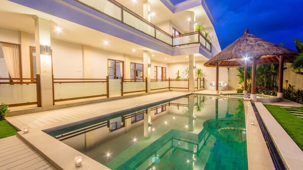Outdoor pool | Indoor pool, outdoor pool - Golden Palm Canggu (Kerobokan)