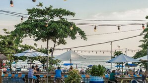Phòng, nhiều giường (Echo Beach Villa) | Khu ẩm thực ngoài trời