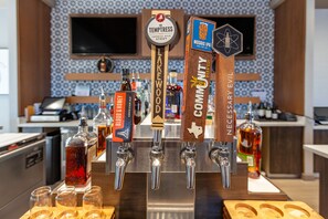 Bar (on property) - Cambria Hotel Richardson - Dallas (Plano)