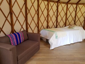 2 sovrum, sängtillbehör av högsta kvalitet och Select Comfort-madrasser