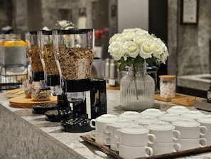 Daily buffet breakfast (KRW 33000 per person)