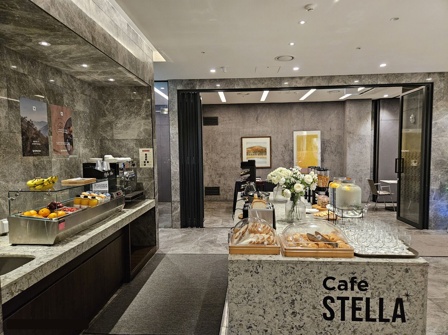 daily buffet breakfast (krw 27500 per person)