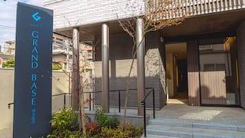 施設の正面