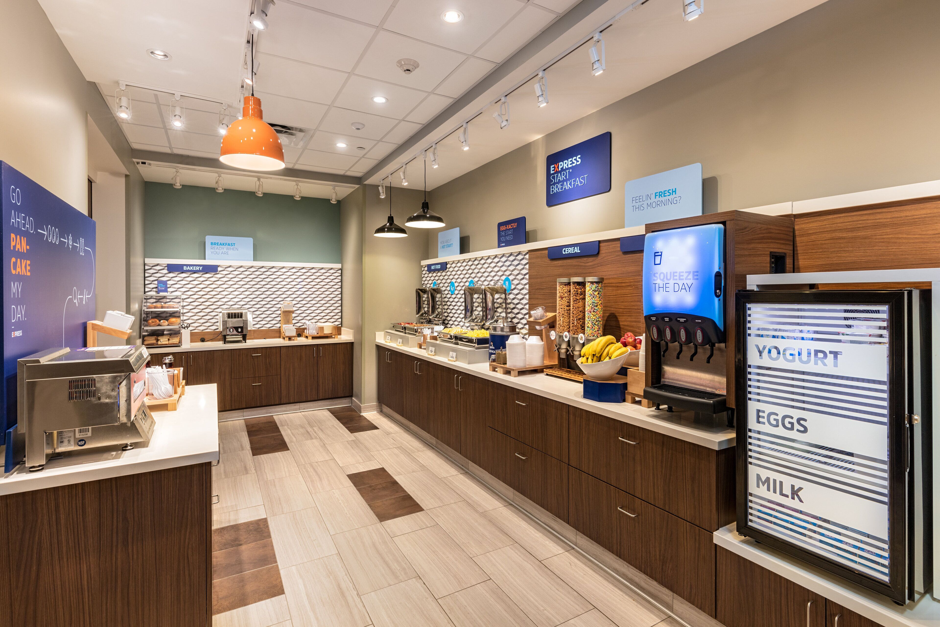 Free continental breakfast on weekdays