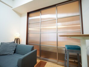 Living room - Family Stay DOTONBORI III PH73 (Osaka)