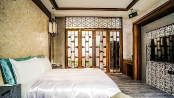 Standard Double Room | Individually decorated, individually furnished, desk, blackout drapes