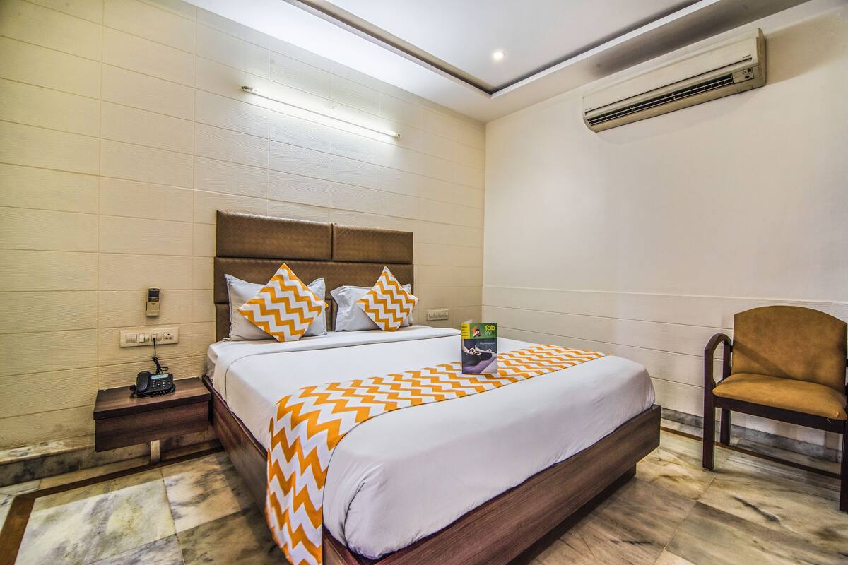 Deluxe Room, 1 Double Bed, Non Smoking | Desk, rollaway beds (surcharge), WiFi (free)