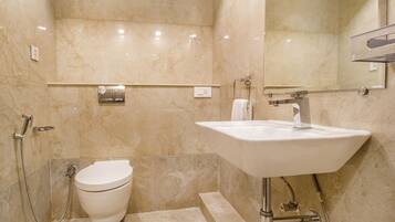 Deluxe Room, 1 Double Bed, Non Smoking | Bathroom | Shower