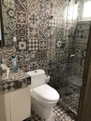 Comfort-Apartment, Mehrere Betten, Whirlpool | Badezimmer