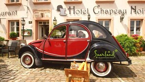 Unclassified image, 4 of 43, button - UNO Hotel Chapeau Noir (Ueberherrn)