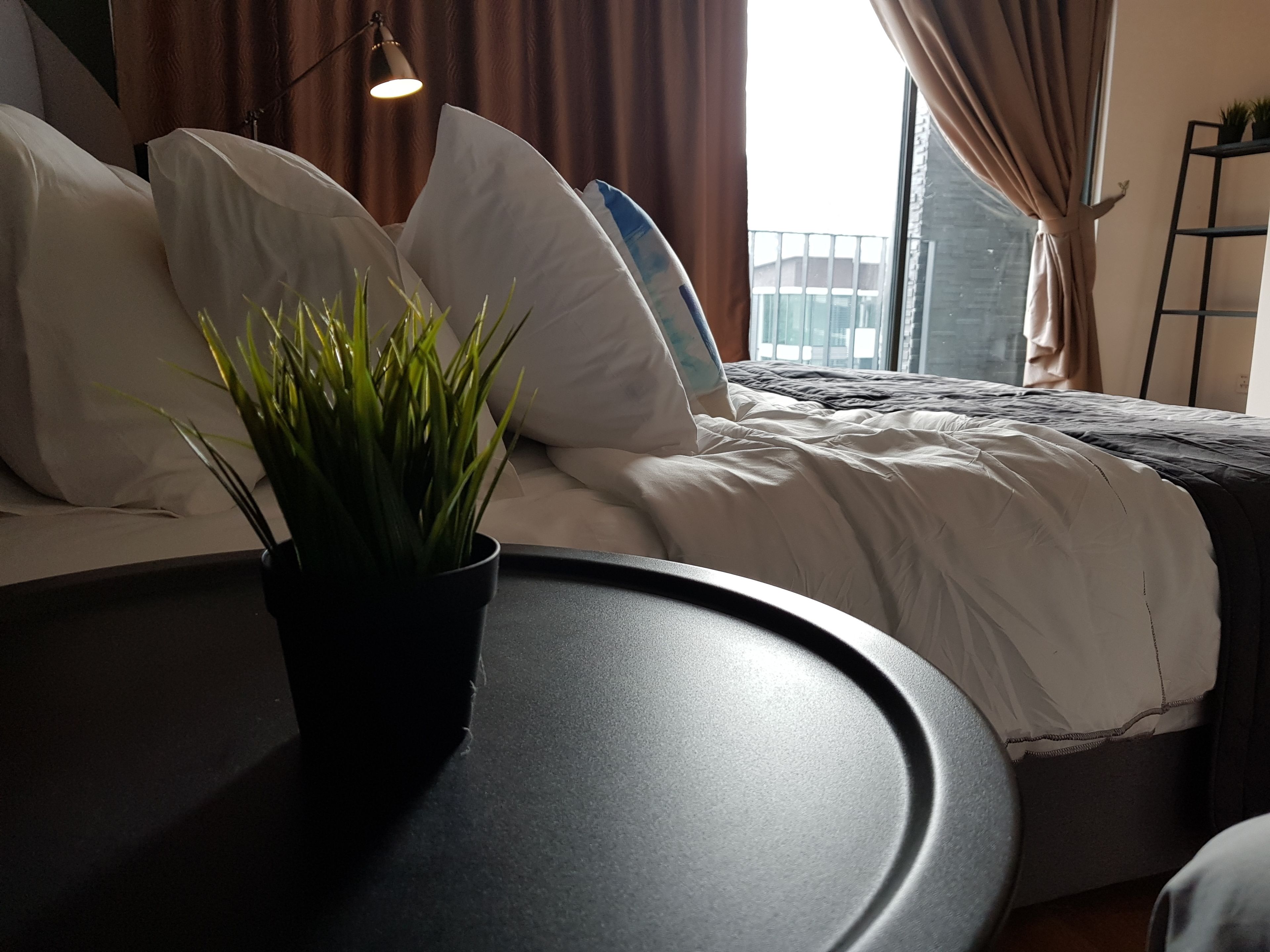 Soundproofing, free WiFi, bed sheets